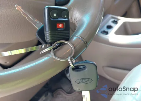 2000 Ford Expedition Eddie Bauer from USA, damaged, VIN 1FMPU18LXYLA36274